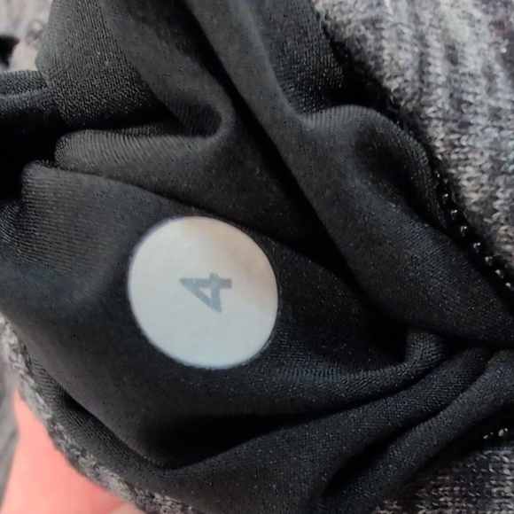 Lululemon Get Set Turtleneck Open Back Long Sleeve Shirt - Women's 4 - Picture 8 of 9